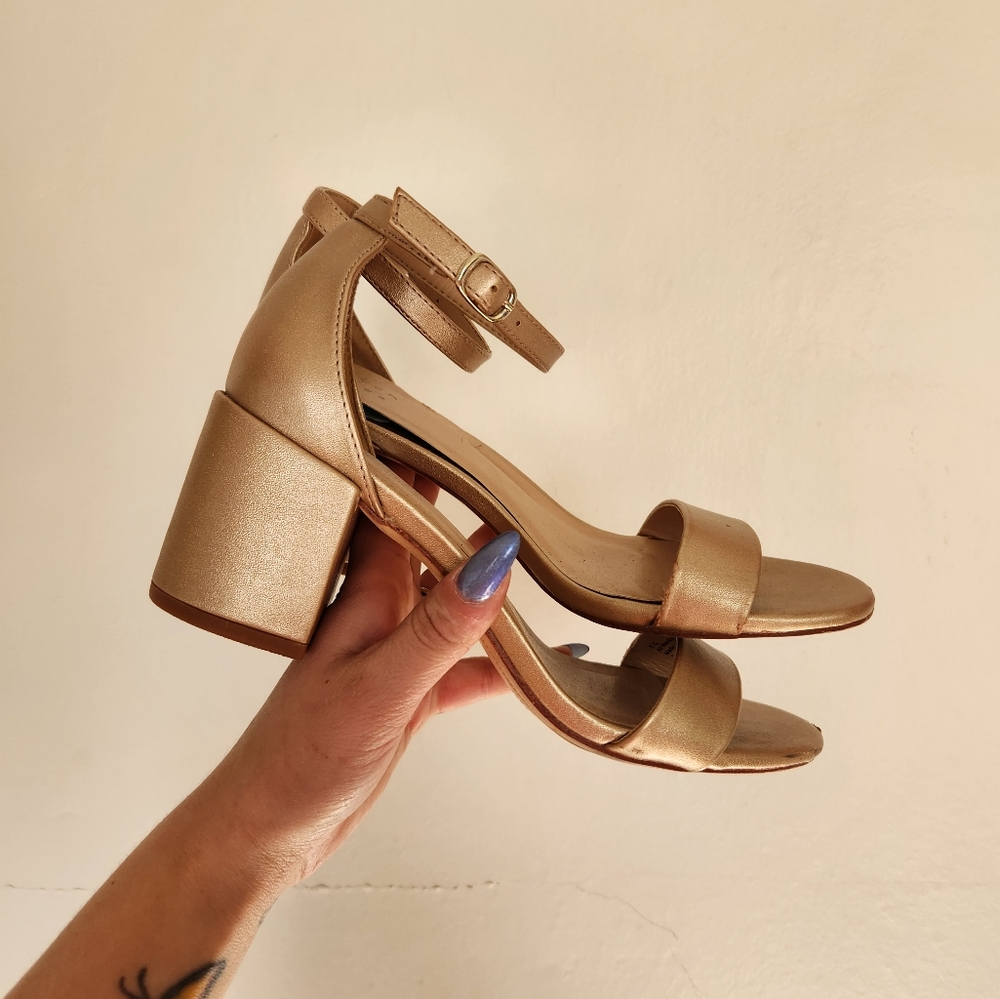 Elegant Gold Women's Sandals